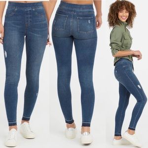 {SPANX} Distressed Ankle Skinny Jeans Size M